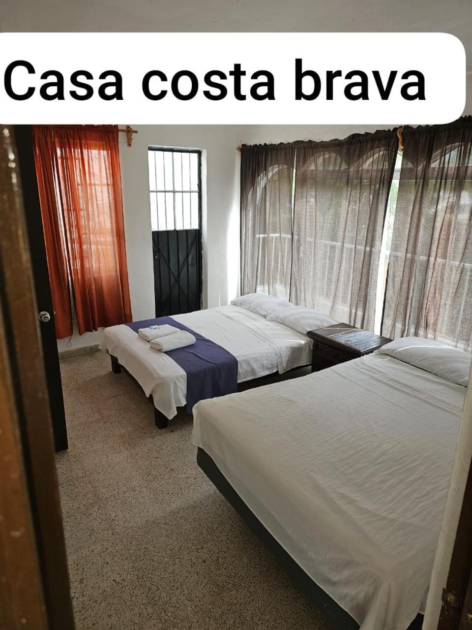 ホテル Casa Costa Brava アカプルコ エクステリア 写真