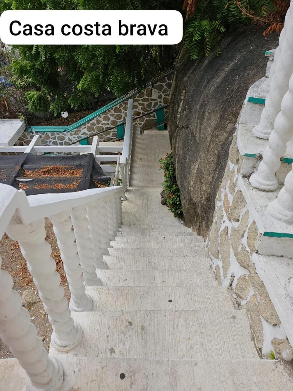 ホテル Casa Costa Brava アカプルコ エクステリア 写真